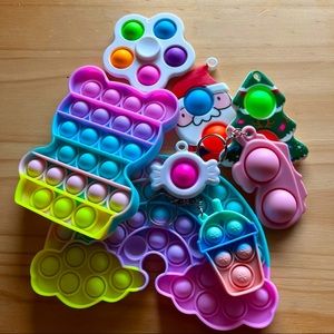 🆕Fidget Bundle !! 8pc🌈